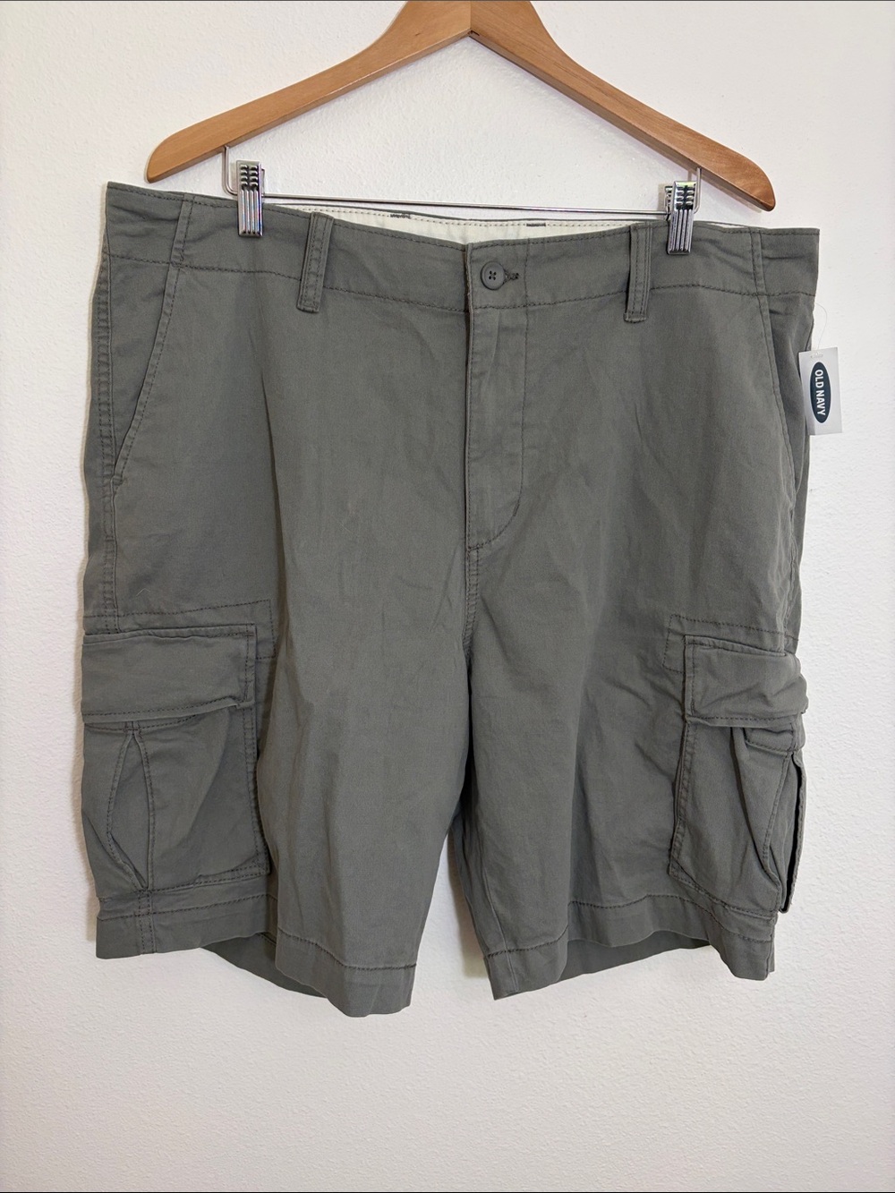NWT Old Navy Gray Lived-In Straight Cargo Shorts
